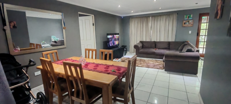 4 Bedroom Property for Sale in Tuscany Glen Western Cape